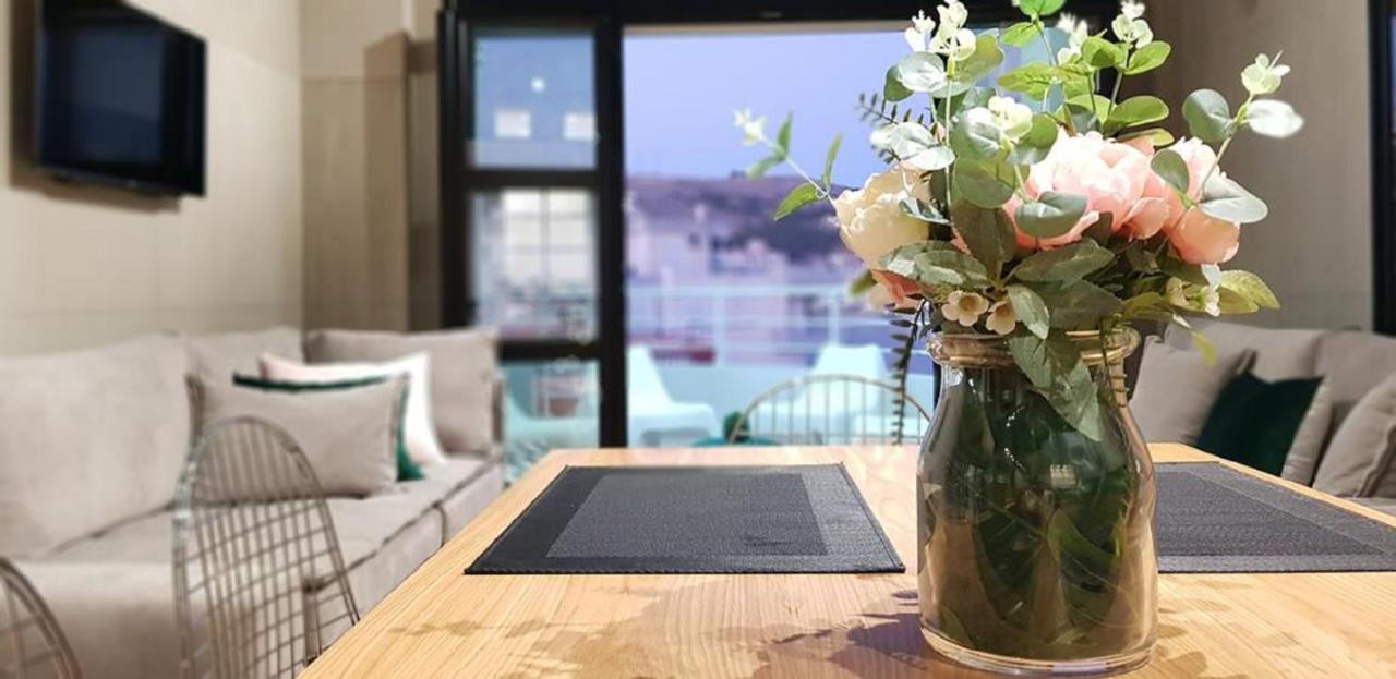 Limani Luxury Apartments Beachfront Sarande Bagian luar foto