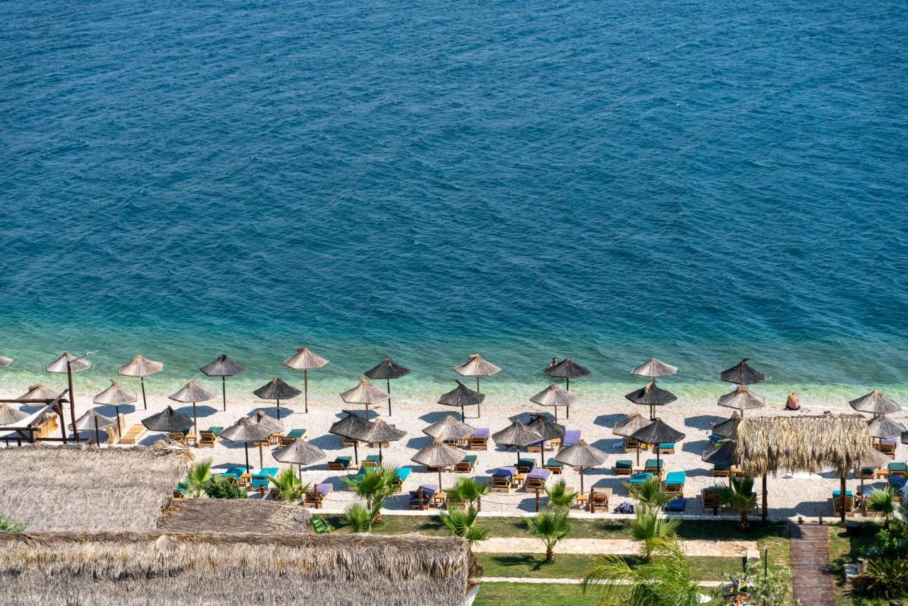 Limani Luxury Apartments Beachfront Sarande Bagian luar foto