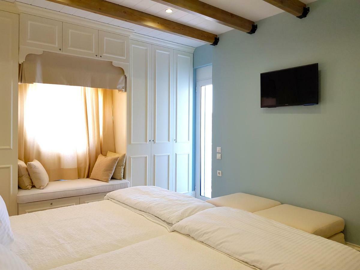 Limani Luxury Apartments Beachfront Sarande Bagian luar foto